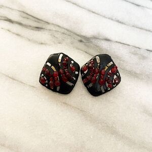 Vintage Abstract Seed Bead Earrings‎ Red Beads Black Metal Diamond Shape Stud